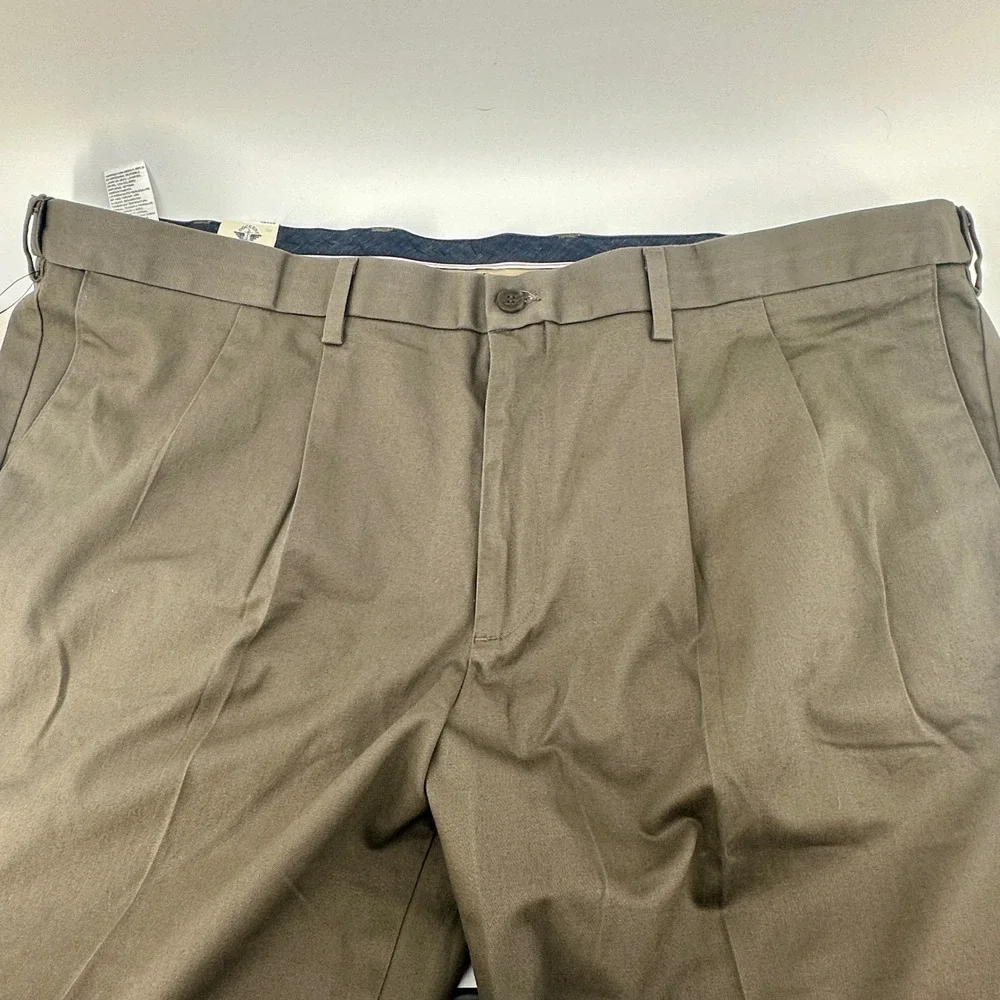 Dockers Pleated Khaki Pants Mens 48x29 Brown Classic Fit Stretch Flex Waistband
